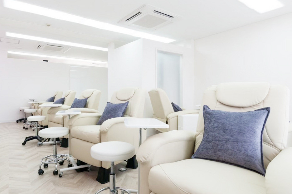 ネイルサロンesnail公式 新宿西口店