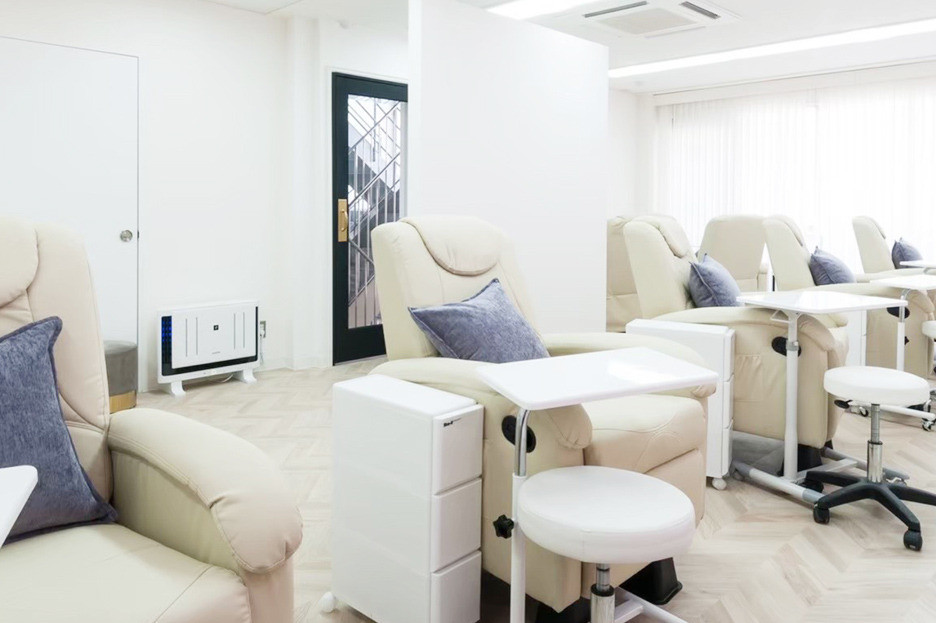 ネイルサロンesnail公式 新宿西口店