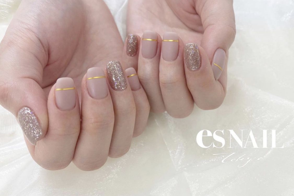 トレンドのネイルデザインのご紹介