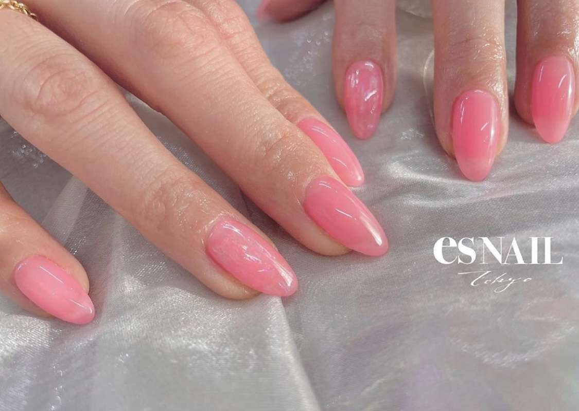 ちゅるんと艶ネイル