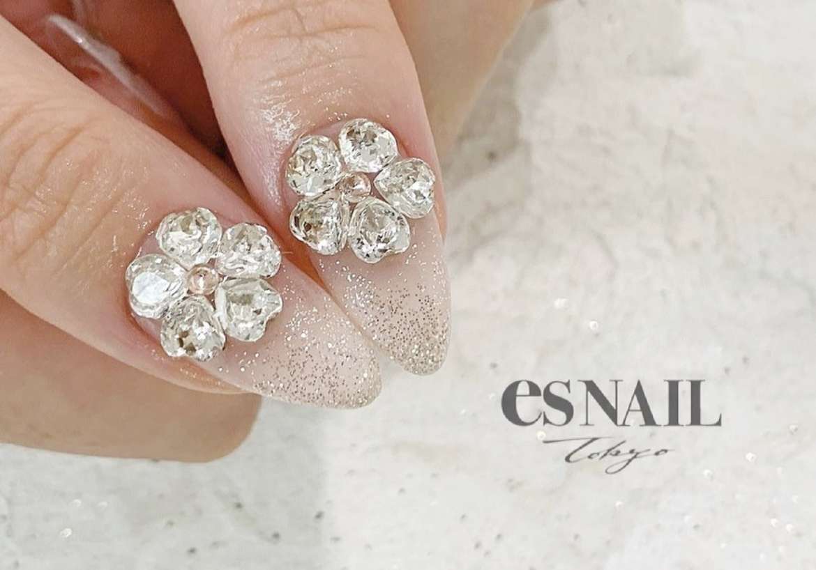 ポイントにフラワービジュー🌼