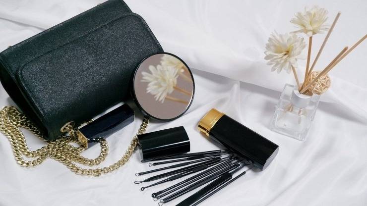 ファンデーションで40代のシミや毛穴の悩みを解決！おすすめ15選