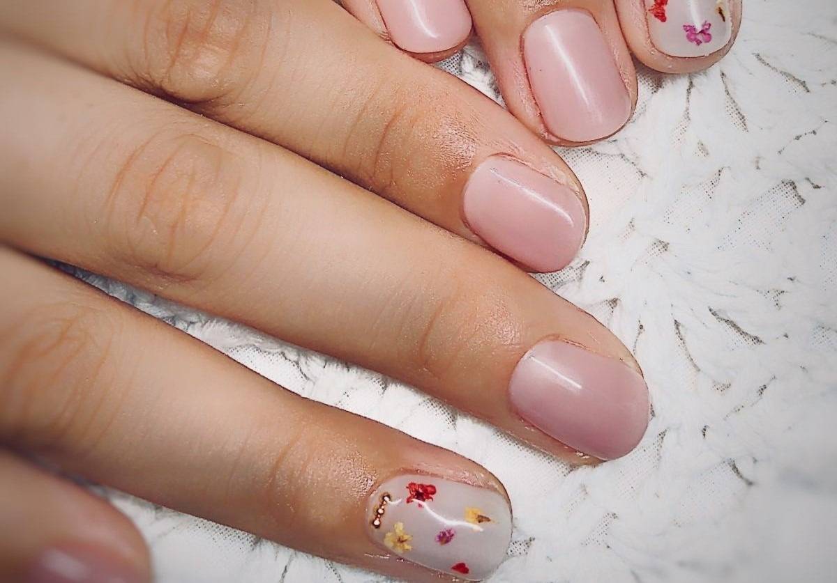 短い爪でも美しく！ネイルサロンでのおすすめデザインとケア方法