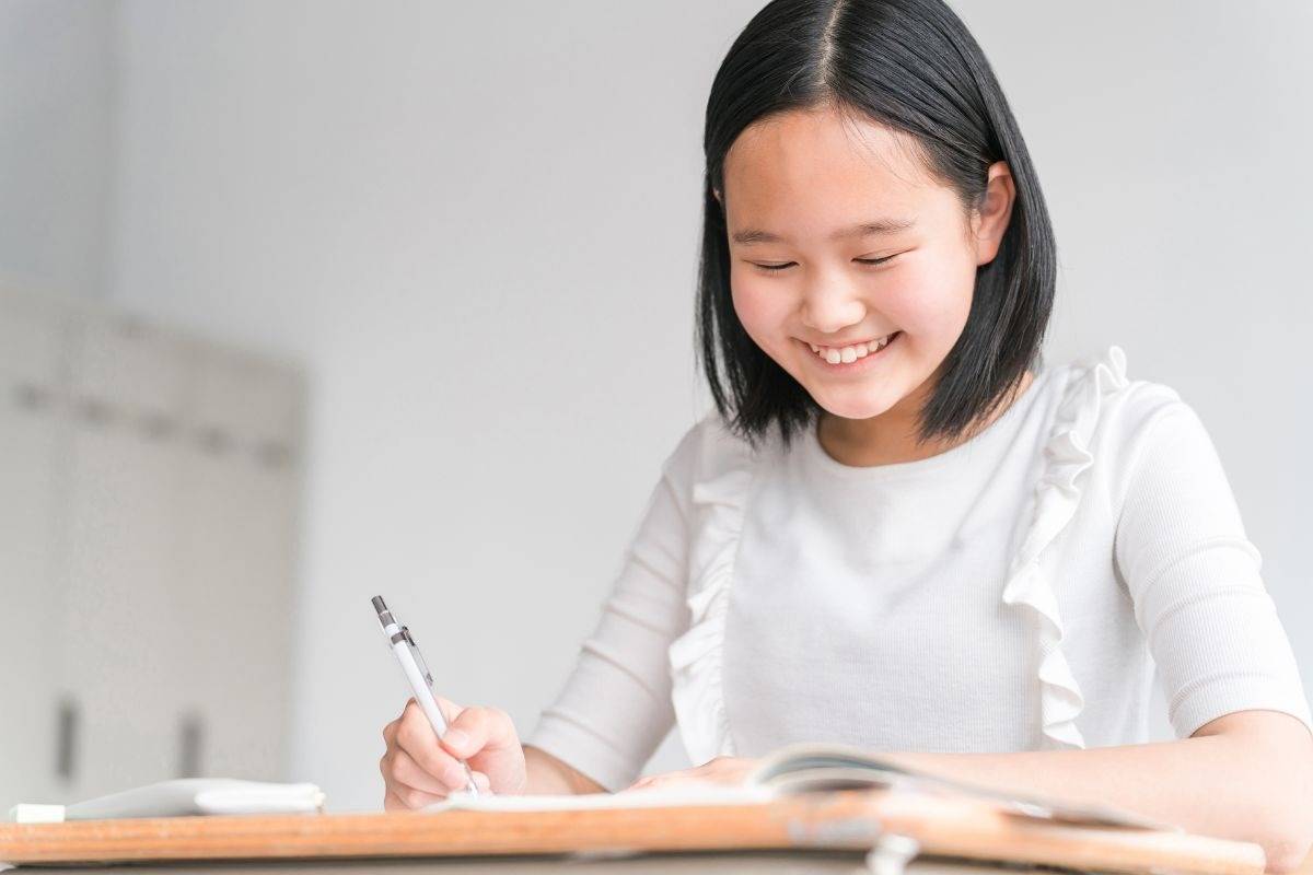 ネイルサロンの勉強法　初心者からプロまで完全ガイド