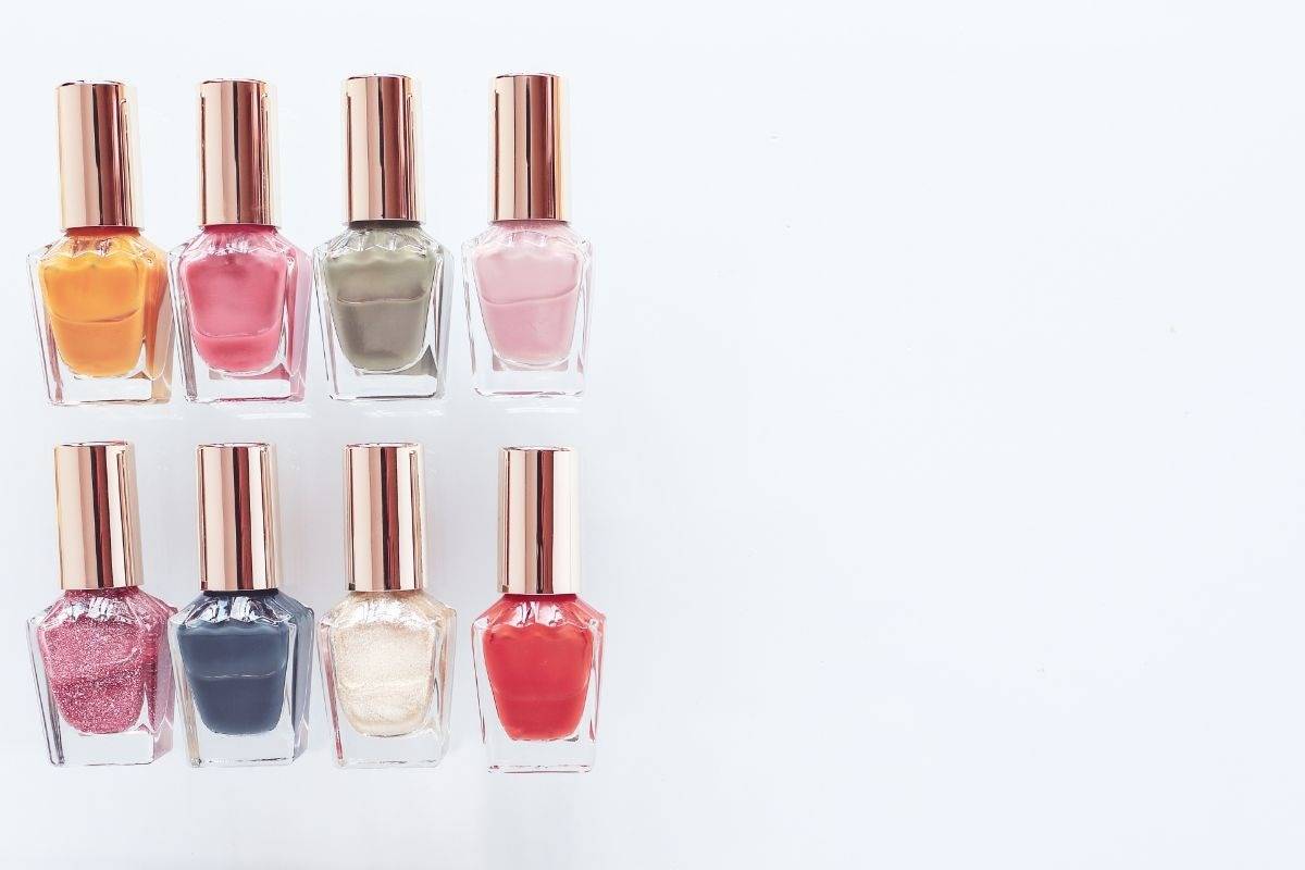 ネイルサロン、マニキュアだけで叶える美しい指先！料金・デザイン・持ちのコツを徹底解説