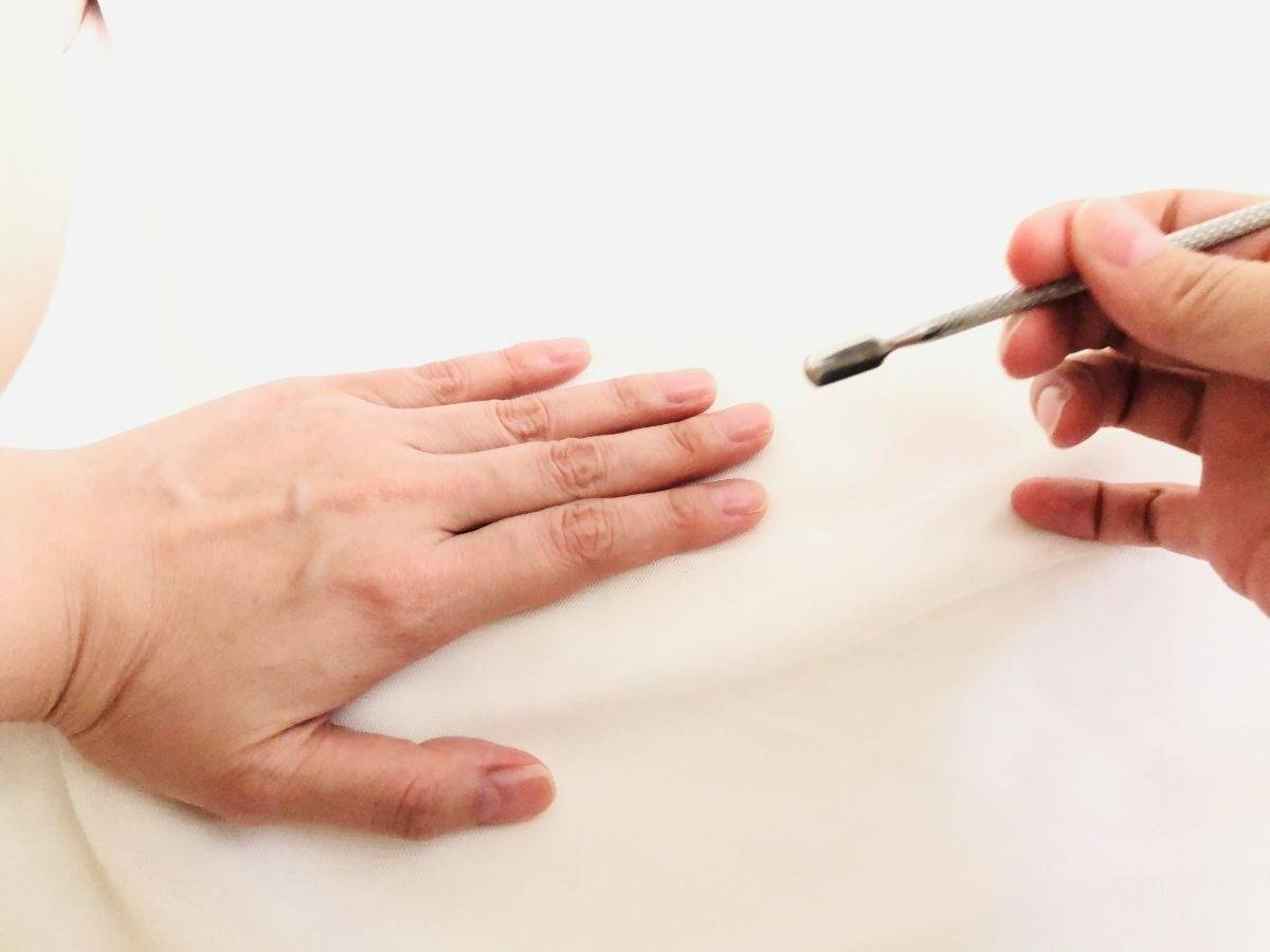ネイルサロン甘皮処理だけで美爪に！頻度やセルフケアとの違いも徹底解説