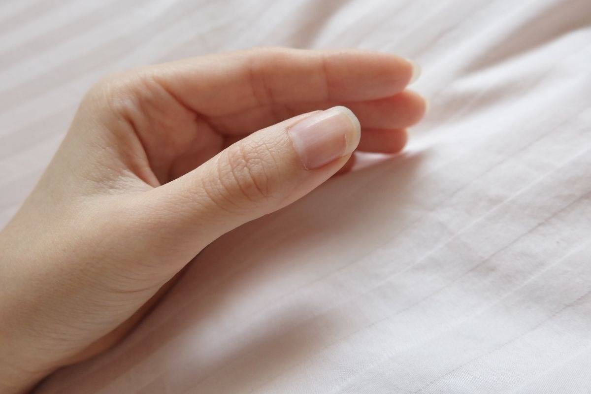 ネイルサロンの自爪ケアで短い爪も美しく！育成方法と安心施術メニュー