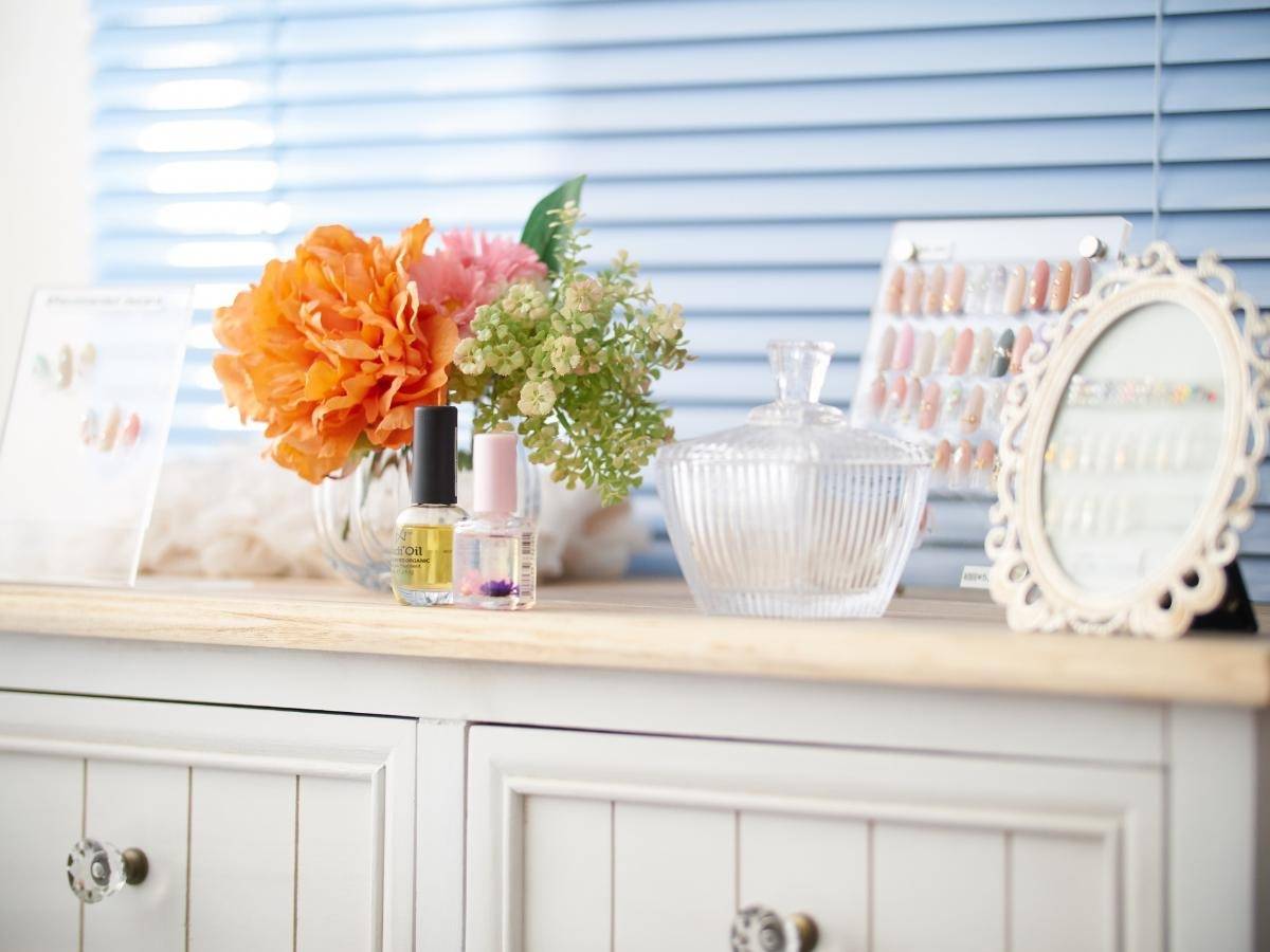 ネイルサロンのノベルティで差がつく販促術！人気の名入れ記念品とは