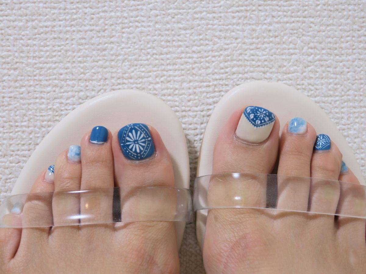 フットネイルで叶える旬のトレンドデザイン！足元のおしゃれを楽しむ方法