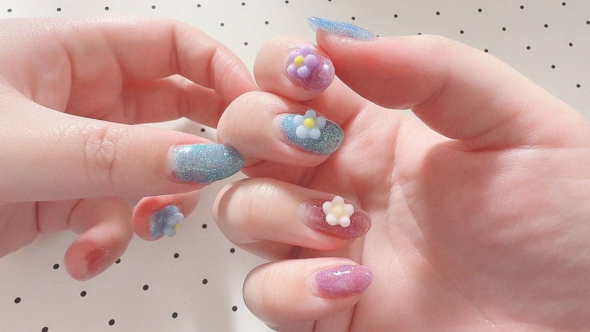 ワンホンネイルとは？人気デザインの魅力とセルフでのやり方のポイント